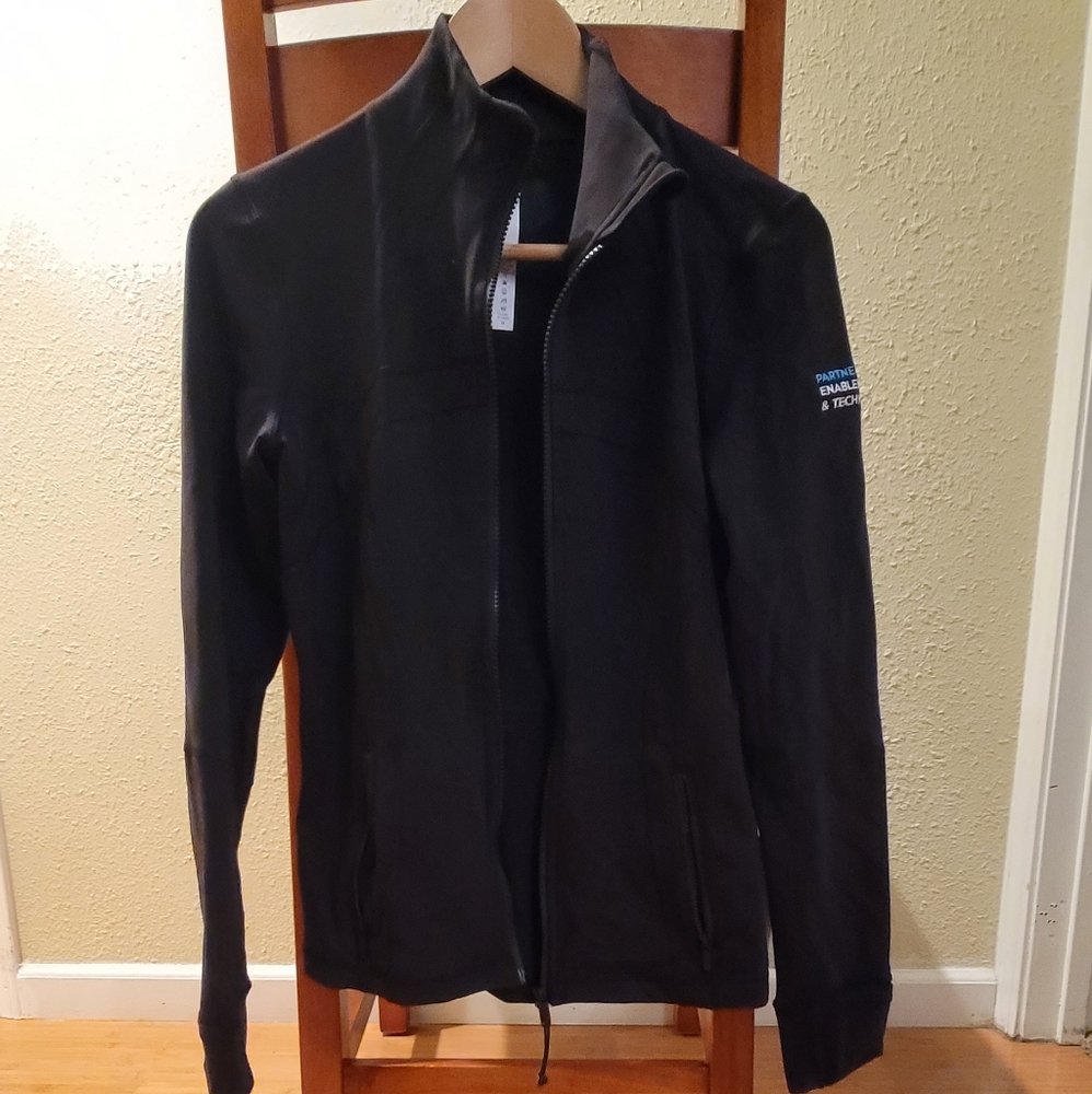 Lululemon Defined Jacket Luon size 8 Company Brand Logos